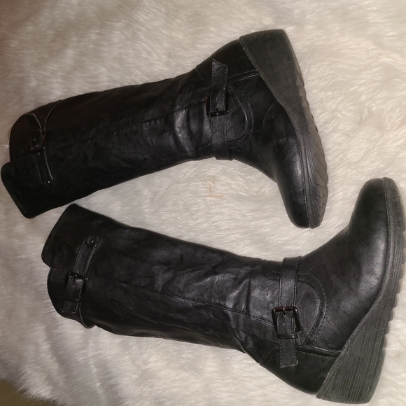 Bucco Size 7.5 Faux Leather Knee High Wedge Boots - Picture 2 of 7